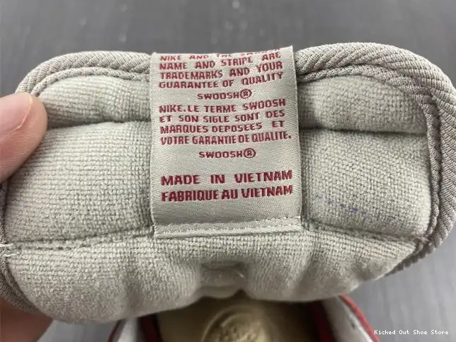 Kick Theory (W) OG High Newstalgia DJ4891-061 Jordan 1 Chenille 0501